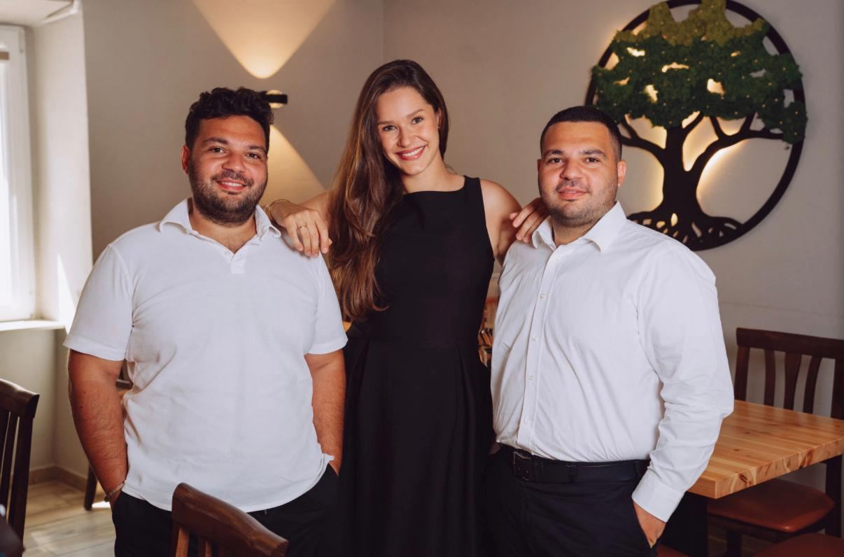 Lena, Roberto und Pasquale im Restaurant Mamma Clara