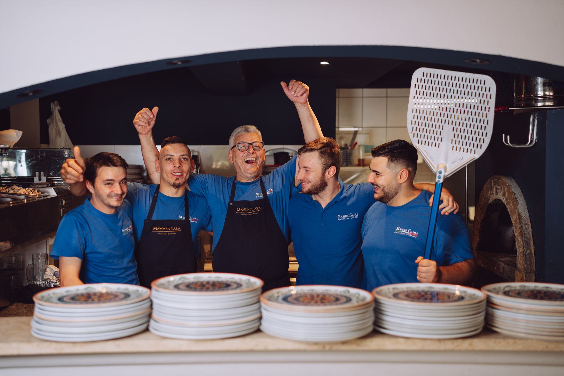 Das Küchenteam von Mamma Clara am Pass